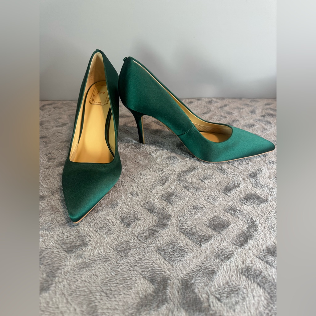 7 Or 9 Women’s Classic Pointed Toe Stiletto Dressy Air Touch Foam Green 38 Nwob